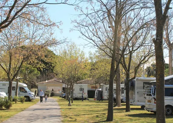 Kemp Mobil-home Pmr 4 Pers Avec Terrasse - Api-1-52-1430 La Grande Motte